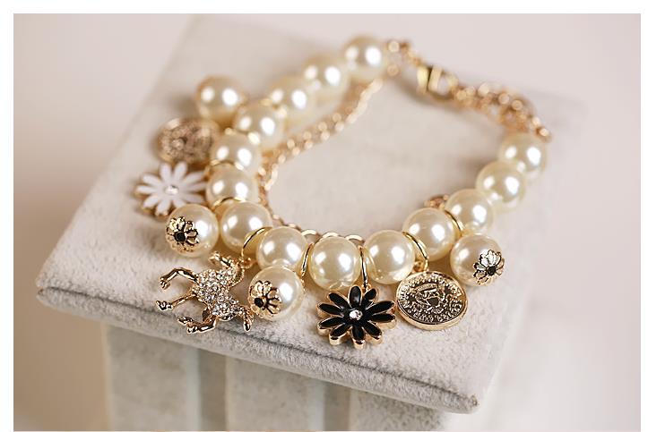 Lucky Blooming Pearl Floral Bracelet
